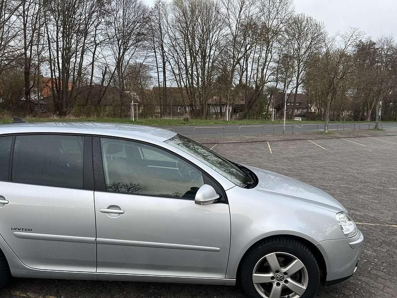 Gebraucht VW Golf V United 105 PS (77 kW) 2007 Grau Limousine