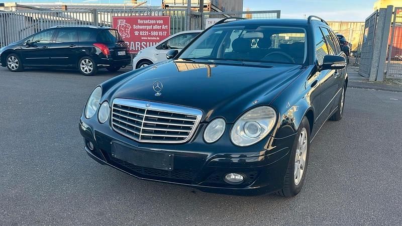Schwarz Gebraucht 2006 Mercedes E220 Kombi | 1.950 € (Superpreis) - Bild 1/4