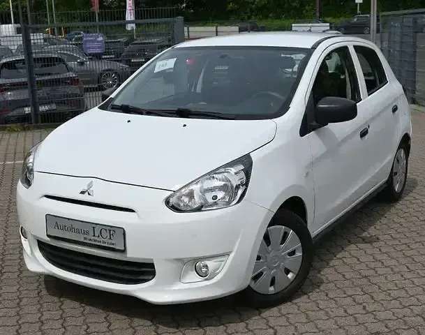 Gebraucht Mitsubishi Space Star 71 PS (52 kW) 2015 Weiß Limousine