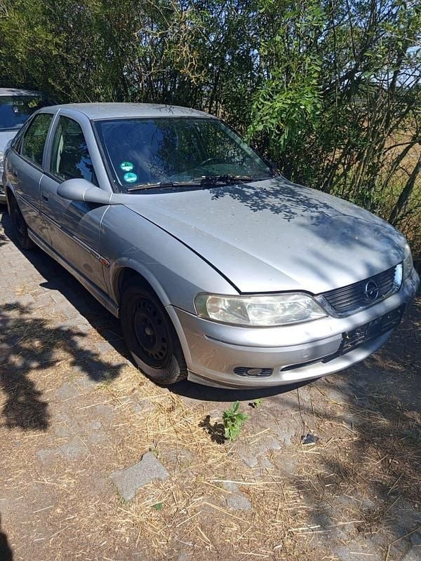 Silber Gebraucht 2000 Opel Vectra Limousine | 700 € (Superpreis) - Bild 1/3