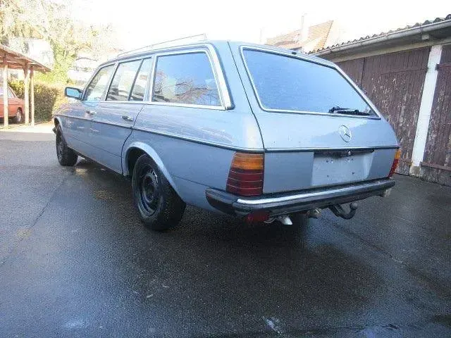 Gebraucht Mercedes 240 72 PS (52 kW) 1980 Blau Kombi
