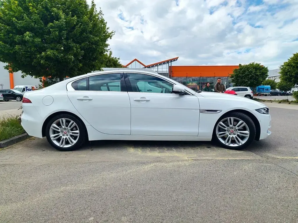 Gebraucht Jaguar XE 250 PS (183 kW) 2020 Weiß Limousine