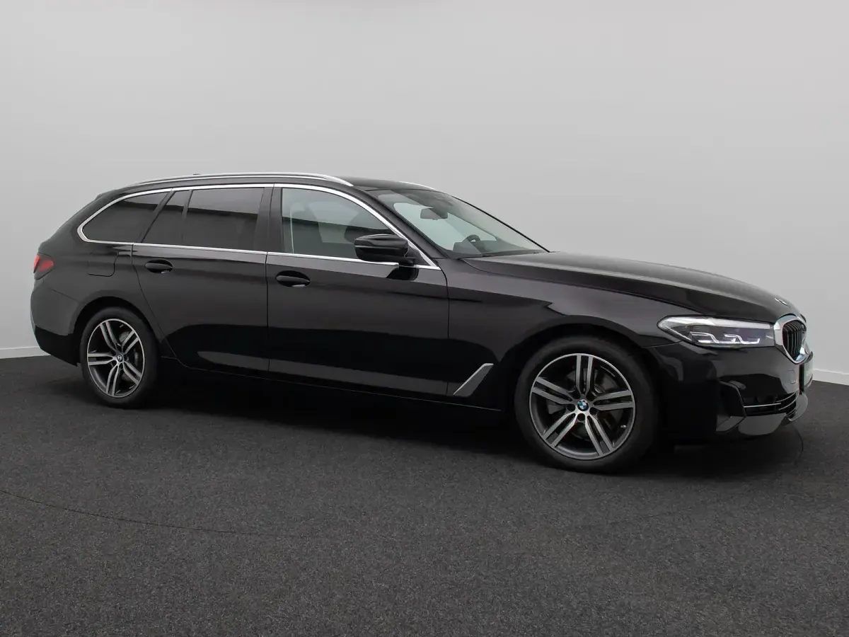 Gebraucht BMW 520 Sport Line 190 PS (139 kW) 2021 Schwarz ii  668schwarz Limousine