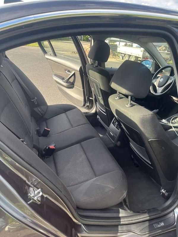 Gebraucht 2005 BMW 325 Limousine | 8.450 € (Teuer) - Bild 1/4