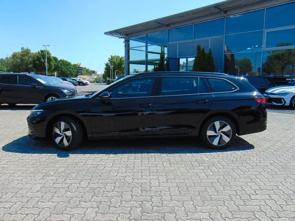 Gebraucht VW Passat 150 PS (110 kW) 2024 Schwarz Kombi