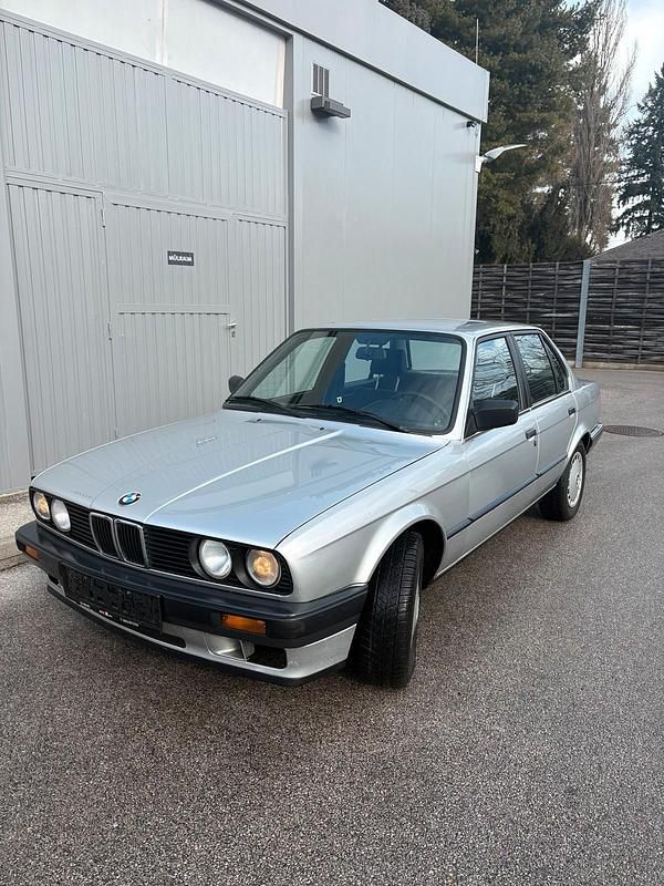 Gebraucht BMW 320 129 PS (94 kW) 1989 Limousine