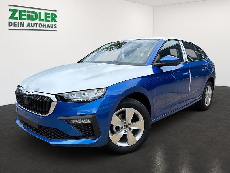 Neu Skoda Scala Essence 95 PS (69 kW) 2025 Blau Kleinwagen