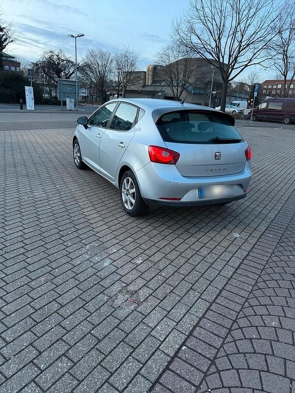 Gebraucht Seat Ibiza 75 PS (55 kW) 2011 Silber Limousine