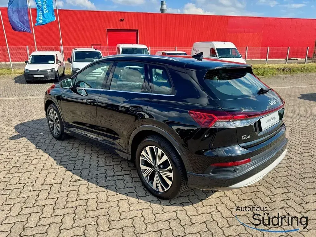 Gebraucht Audi Q4 e-tron Ambiente 150 kW (204 PS) 2022 Mythosschwarz SUV
