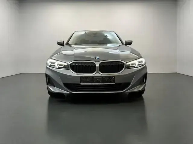 Gebraucht BMW 320 Shadowline 190 PS (139 kW) 2023 Grau Limousine