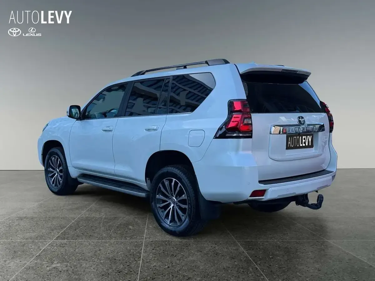 Gebraucht Toyota Land Cruiser Executive 177 PS (130 kW) 2019 Weiß SUV
