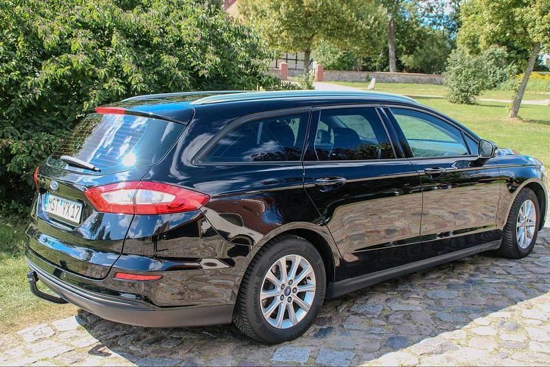 Gebraucht Ford Mondeo 150 PS (110 kW) 2017 Schwarz Kombi