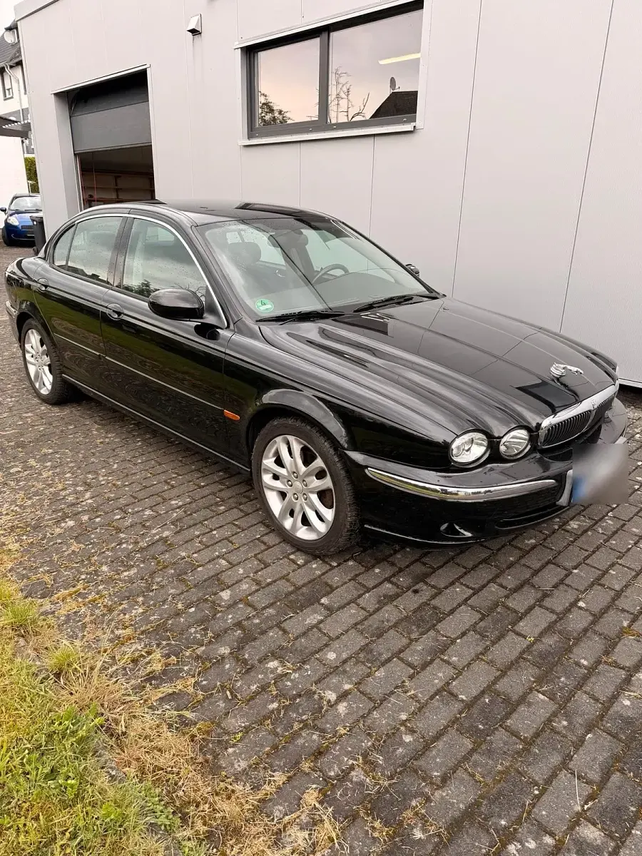 Käytetty Jaguar X-type 196 HP (144 kW) 2002 Musta Sedan