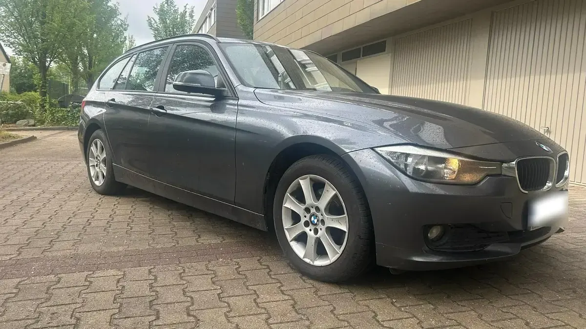 Gebraucht BMW 320 143 PS (105 kW) 2013 Grau Kombi