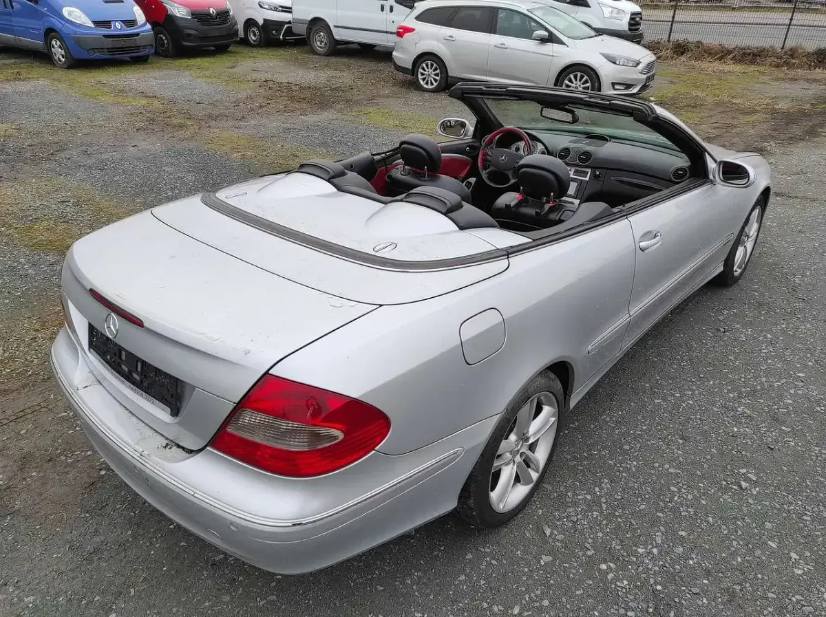 Gebraucht Mercedes CLK280 231 PS (169 kW) 2006 Iridiumsilber Cabrio