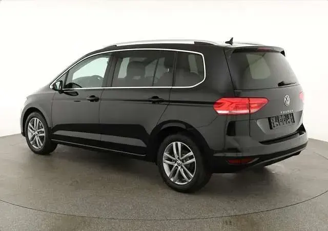 Neu VW Touran Comfortline 150 PS (110 kW) 2026 Schwarz metallic Van / Kleinbus