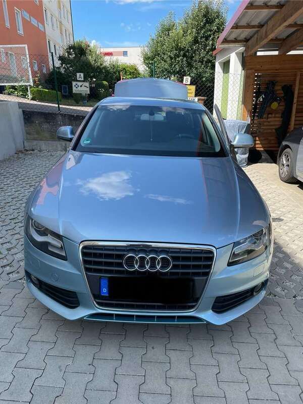 Blau Gebraucht 2008 Audi A4 Limousine | 7.300 € (Teuer) - Bild 1/4
