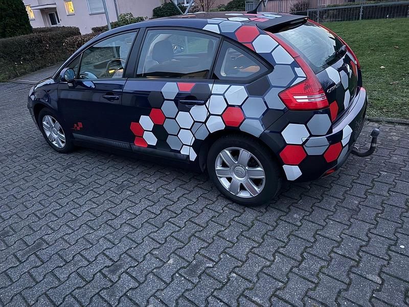 Blau Gebraucht 2005 Citroën C4 Kleinwagen | 2.690 € - Bild 1/4