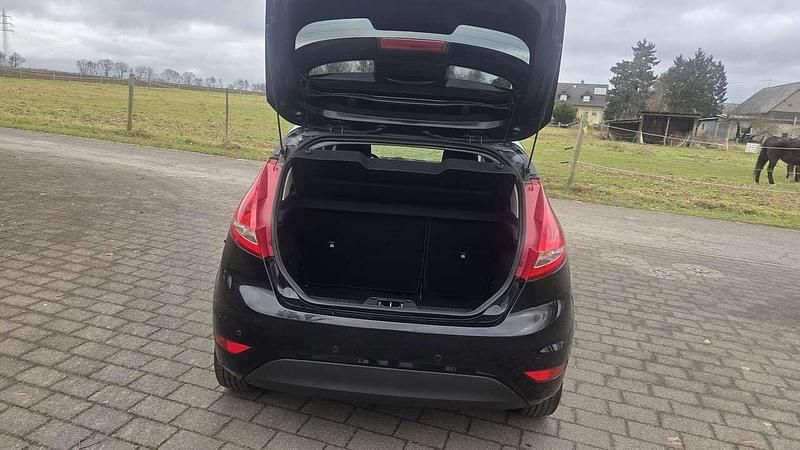 Gebraucht Ford Fiesta Champions Edition 82 PS (60 kW) 2011 Limousine