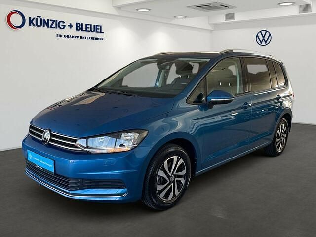 Gebraucht VW Touran Active 150 PS (110 kW) 2022 Caribbean blue metallic Van / Kleinbus