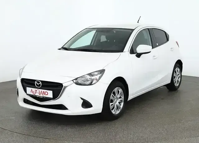 Second-hand Mazda 2 Center-Line 75 CP (55 kW) 2017 Alb Hatchback