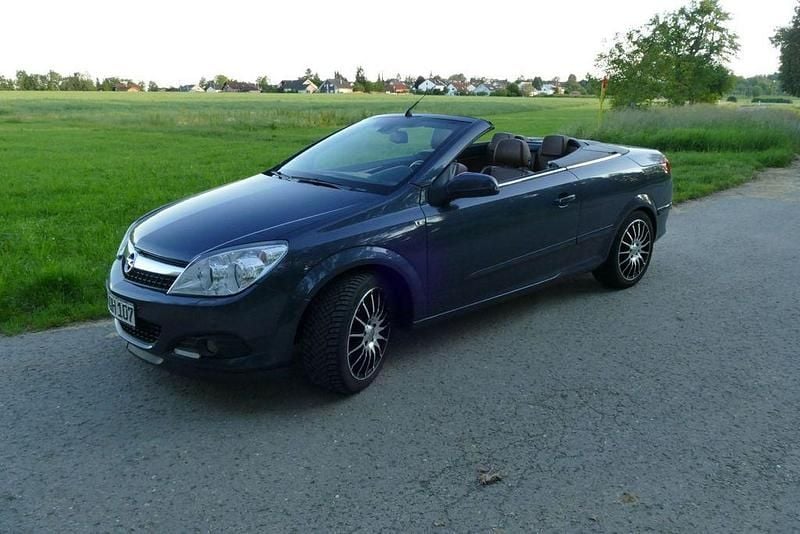 Grau Gebraucht 2007 Opel Astra Cabriolet Edition Cabrio | 1.200 € (Superpreis) - Bild 1/4