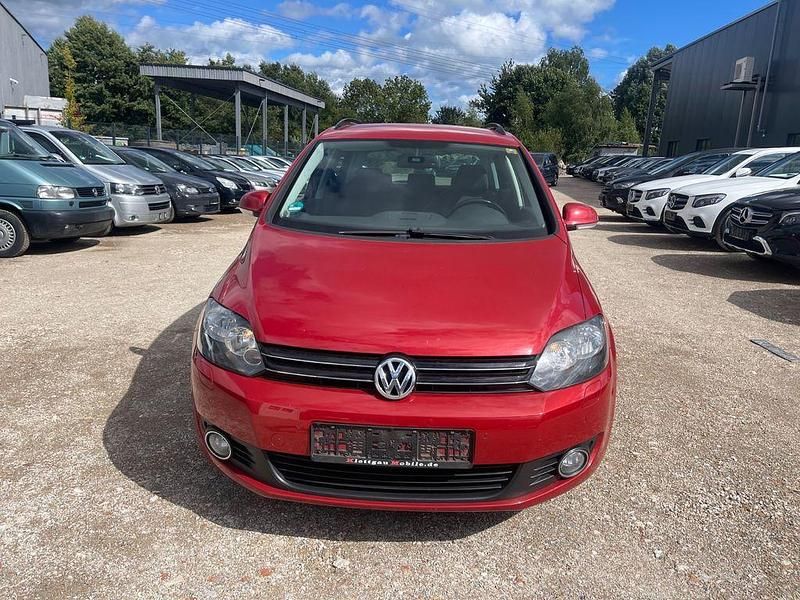 Rot Gebraucht 2011 VW Golf Plus Cross Team Van / Kleinbus | 6.999 € (Etwas zu teuer) - Bild 1/4