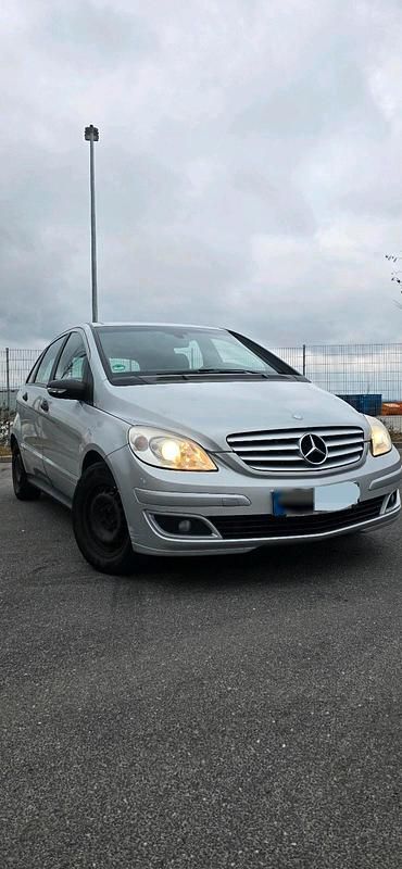 Gebraucht Mercedes B170 116 PS (85 kW) 2006 Silber Van / Kleinbus