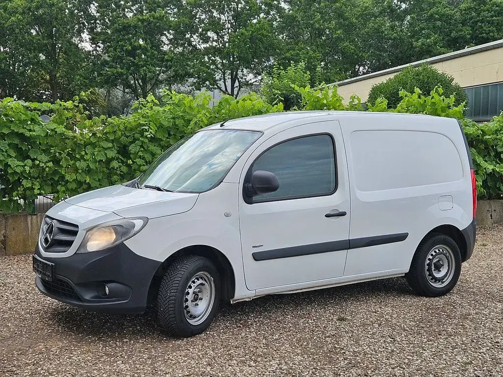 Gebraucht Mercedes Citan 109 90 PS (66 kW) 2017 Weiß Van / Kleinbus