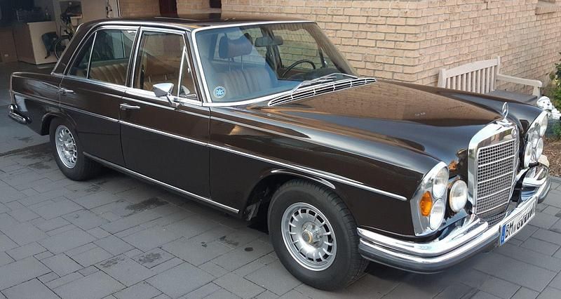 Braun Gebraucht 1971 Mercedes 280 Limousine | 15.950 € - Bild 1/4