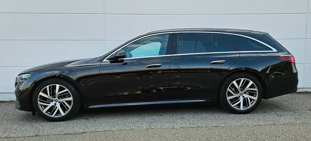 Gebraucht Mercedes 200 Avantgarde 163 PS (119 kW) 2025 Schwarz Limousine