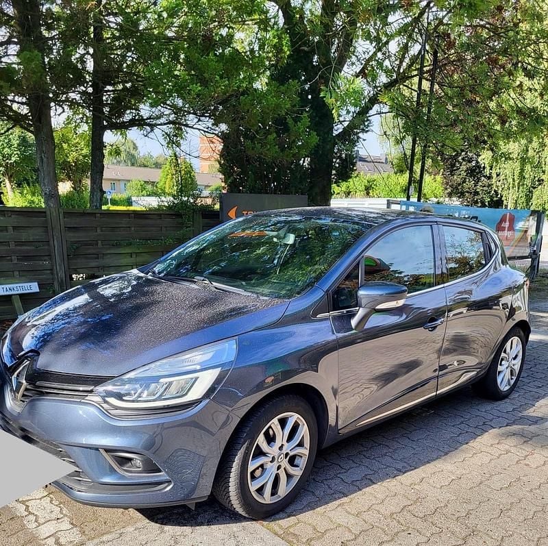Grau Gebraucht 2017 Renault Clio IV Limousine | 7.500 € - Bild 1/4