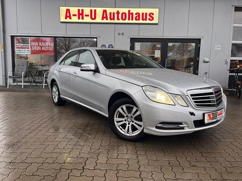 Gebraucht Mercedes E220 Elegance 170 PS (125 kW) 2012 Silber Limousine