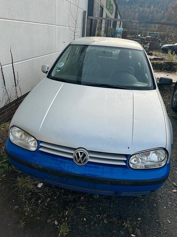 Silber Gebraucht 1998 VW Golf IV Kleinwagen | 300 € (Superpreis) - Bild 1/4