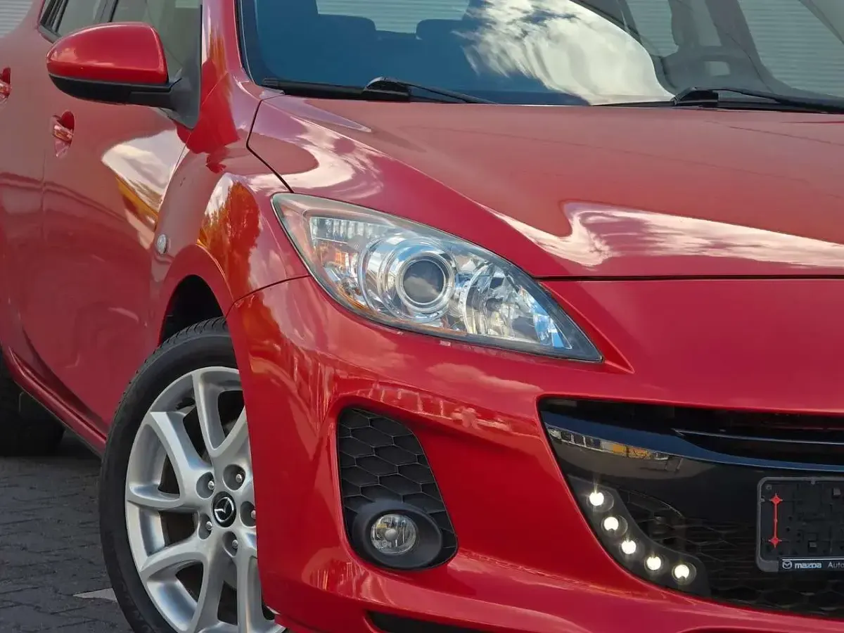 Gebraucht Mazda 3 Edition 150 PS (110 kW) 2012 Velocity red Limousine