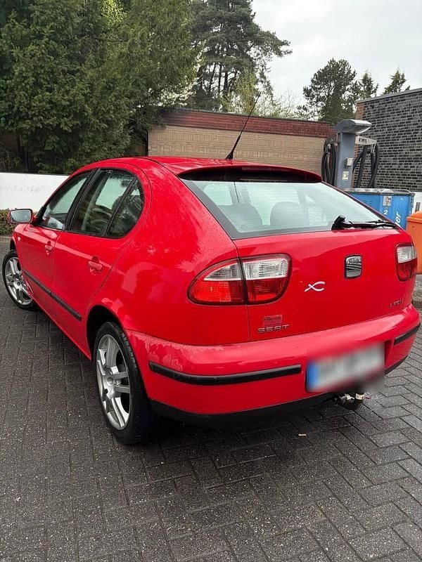 Second-hand Seat Leon 100 CP (73 kW) 2002 Roșu Hatchback