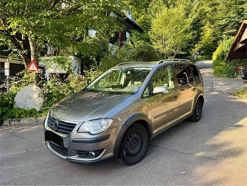 Grau Gebraucht 2007 VW Touran Cross Van / Kleinbus | 4.500 € (Guter Preis) - Bild 1/4