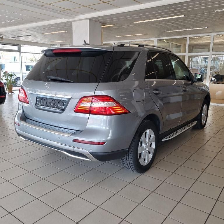 Gebraucht Mercedes ML350 258 PS (189 kW) 2012 Silber SUV