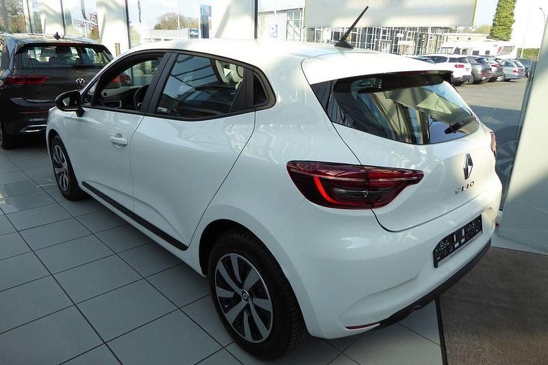 Gebraucht Renault Clio V Equilibre 67 PS (49 kW) 2022 Weiß Limousine