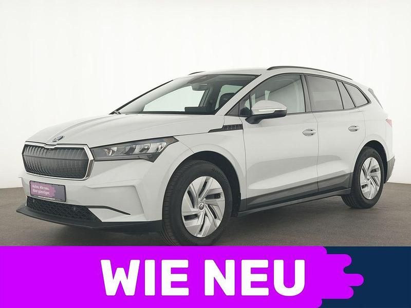 Moon weiss Gebraucht 2023 Skoda Enyaq iV Loft SUV | 23.953 € (Fairer Preis) - Bild 1/4