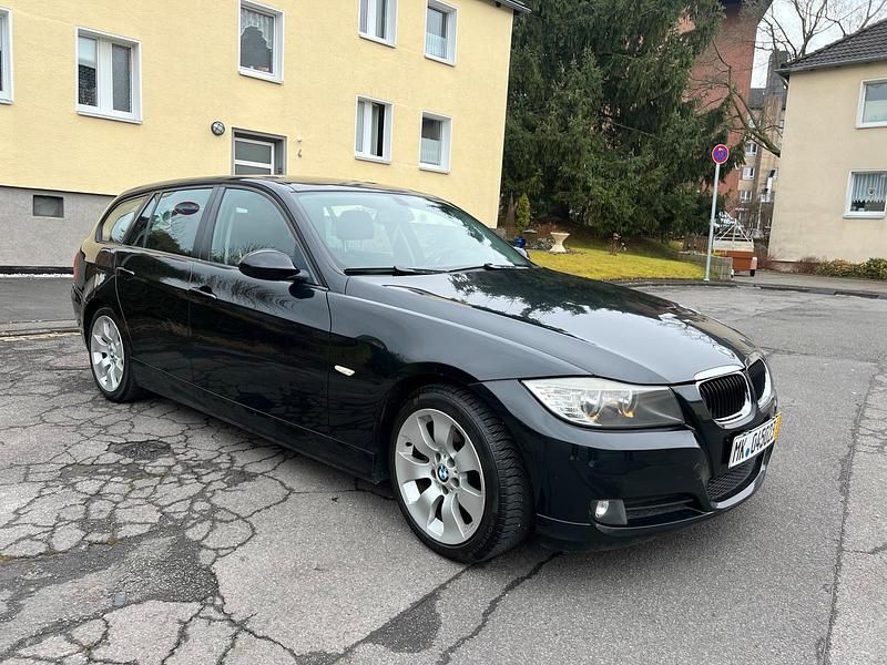 Gebraucht BMW 320 163 PS (119 kW) 2007 Schwarz Kombi