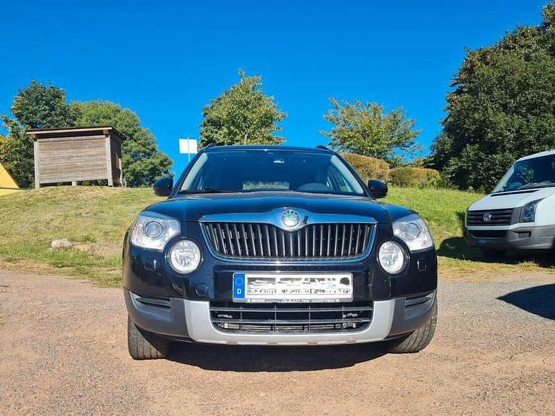 Schwarz Gebraucht 2013 Skoda Yeti Adventure SUV | 9.400 € (Fairer Preis) - Bild 1/4
