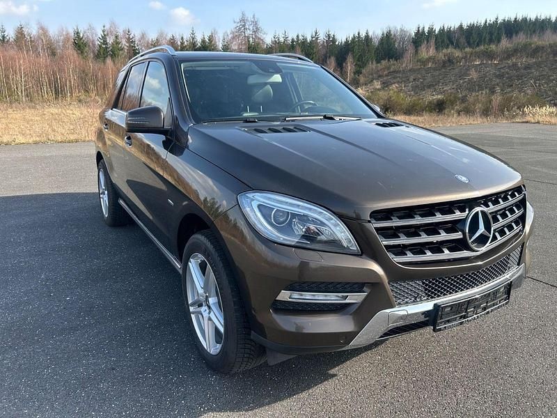 Gebraucht Mercedes ML350 258 PS (189 kW) 2012 Braun SUV