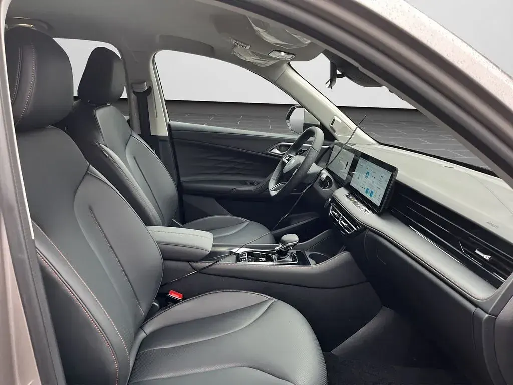 Neu MG HS Luxury 272 PS (200 kW) 2026 Silber SUV