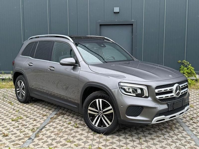 Grau Gebraucht 2021 Mercedes GLB200 Progressive SUV | 24.900 € (Guter Preis) - Bild 1/4