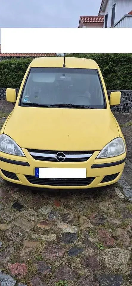 Gebraucht Opel Combo Edition 90 PS (66 kW) 2010 Gelb Van / Kleinbus
