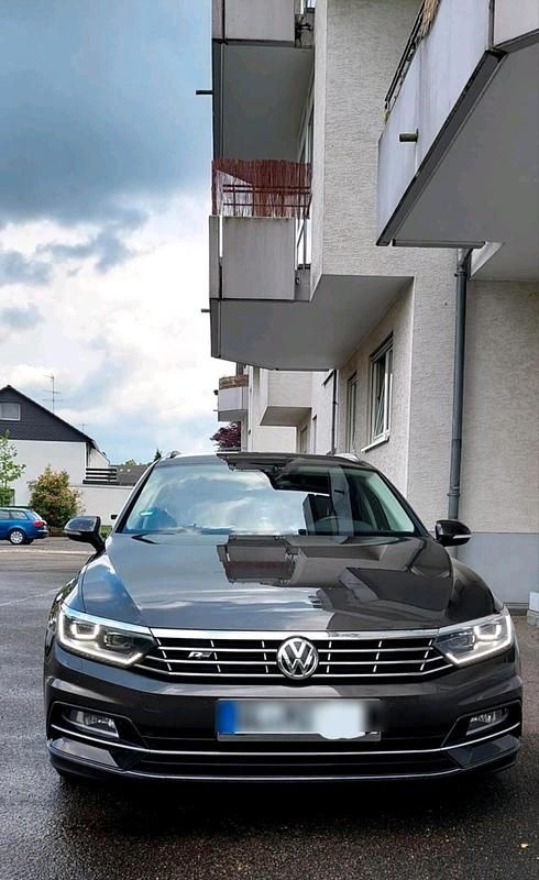 Violet Gebraucht 2016 VW Passat Kombi | 12.000 € (Teuer) - Bild 1/4