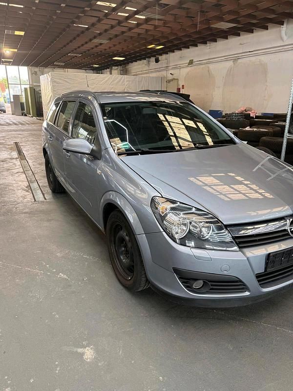 Silber Gebraucht 2006 Opel Astra Kombi | 2.249 € (Fairer Preis) - Bild 1/4
