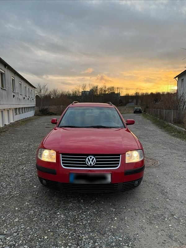 Gebraucht VW Passat 131 PS (96 kW) 2001 Rot Kombi