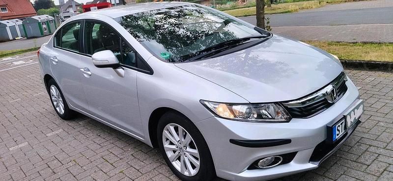 Silber Gebraucht 2013 Honda Civic Limousine | 7.300 € (Guter Preis) - Bild 1/4